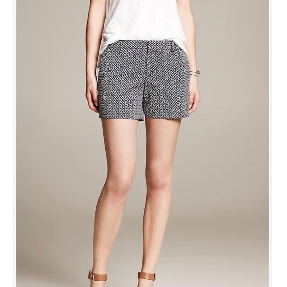 Banana Republic Hampton Shorts Black Off White Size 6
